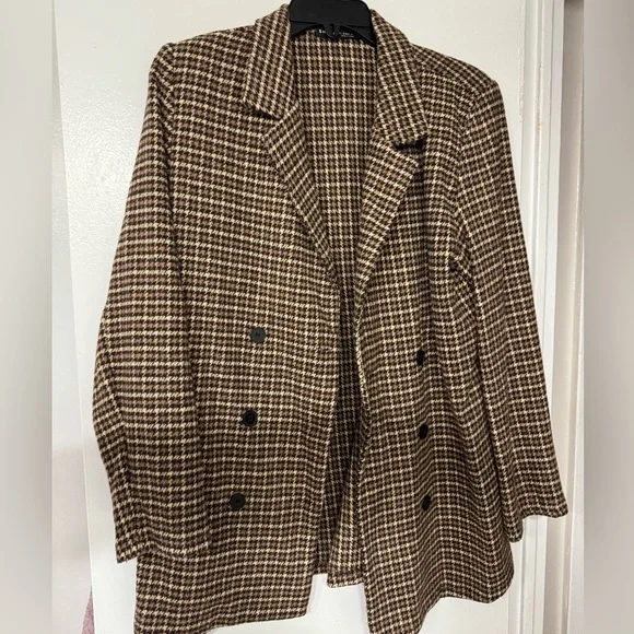 Classic Houndstooth Blazer in Brown - Picture 3 of 6
